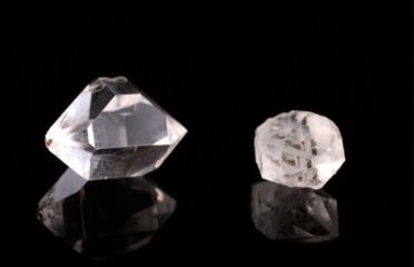 two-rough-diamonds-picture-id157328623